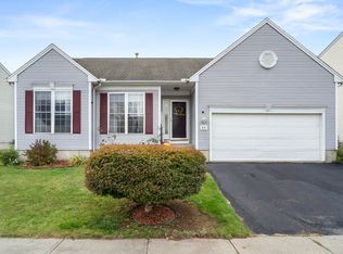 29 Primrose Ln #29, Suffield, CT 06078