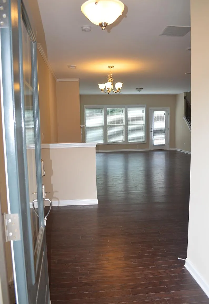 3 bed, 2.5 bath, 1864 sqft, $2,750 — Photo 3
