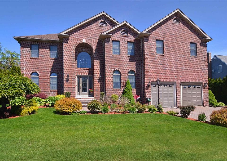 1st image of 38 Riverview Dr