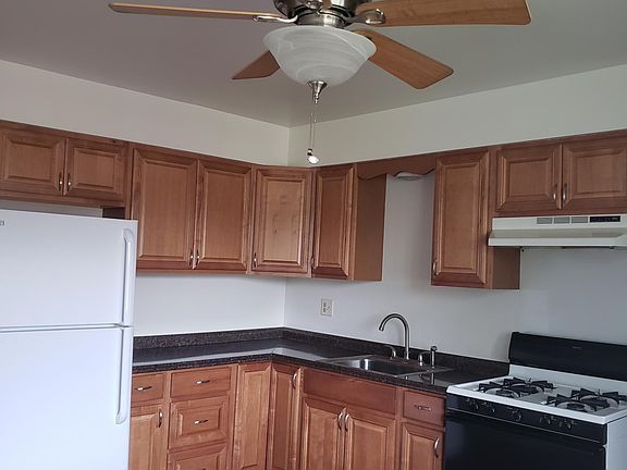 3rd image of 508 Schroeder Ave