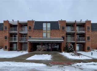 4187 Columbia Rd APT 237, North Olmsted, OH 44070