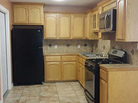 4th image of 196 James Dr