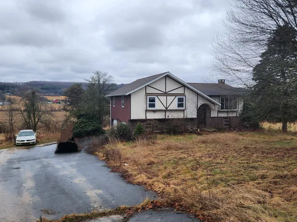 166 Eberts Ln, Lehighton, PA 18235