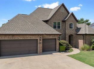 610 Lyndal Ln, Bentonville, AR 72712