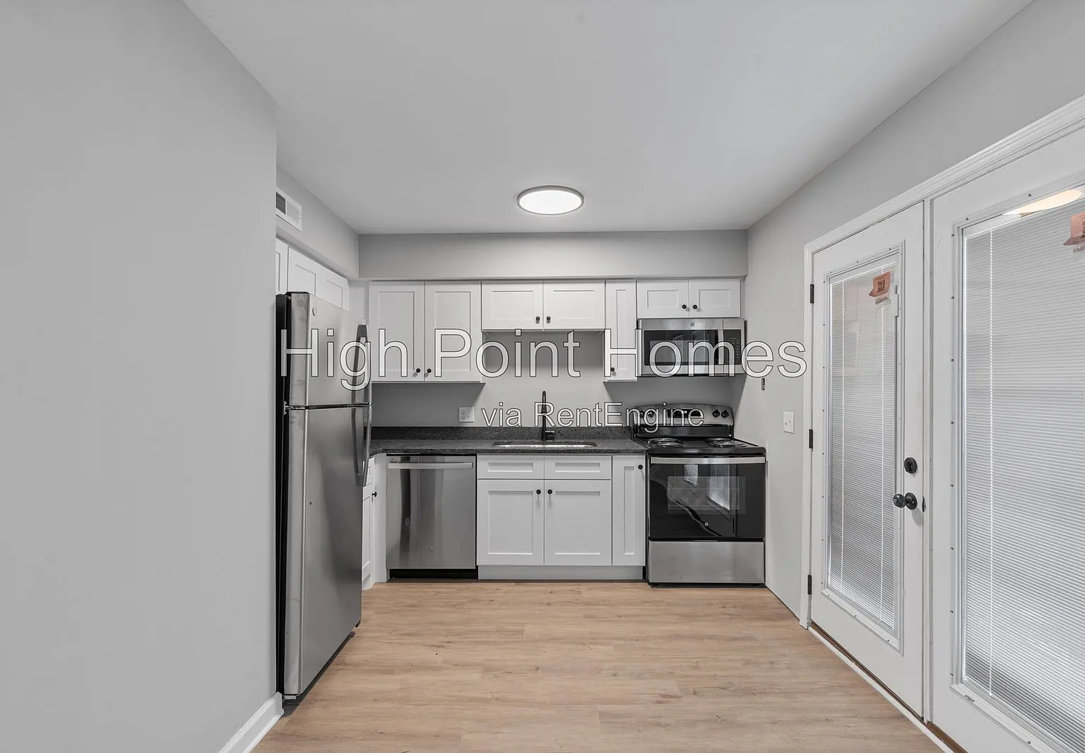 2 bed, 1.5 bath, 950 sqft, $1,225 — Photo 1