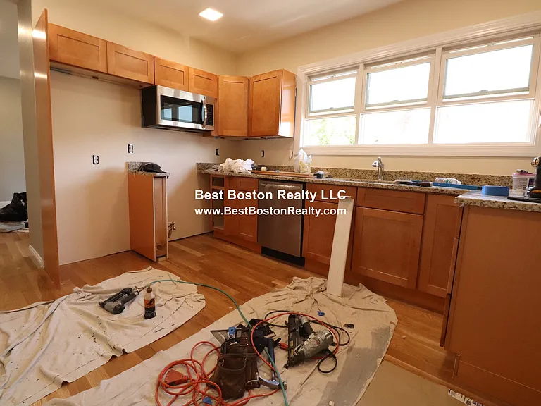 317 Main St #2 — Photo 8