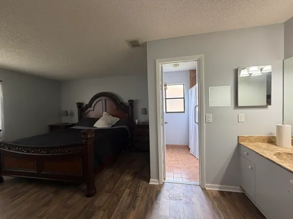 202 SW Holden Ter, Port Saint Lucie, FL 34984