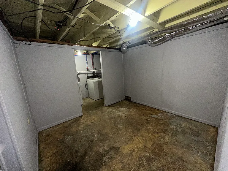 2919 S Center St — Photo 10