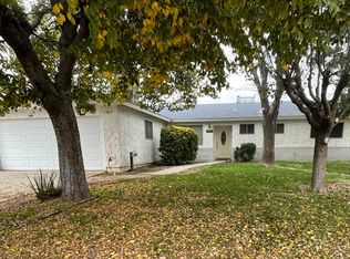 1564 Forest Ln, Porterville, CA