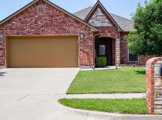 907 SW 79th St, Lawton, OK 73505