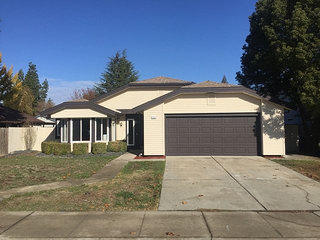1st image of 1631 Pebblewood Dr