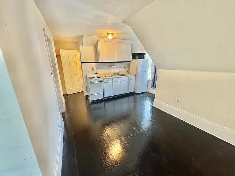 16 Braemore Rd #5 — Photo 4