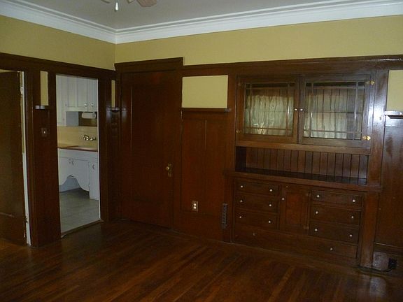 3rd image of 2130 P St APT 2