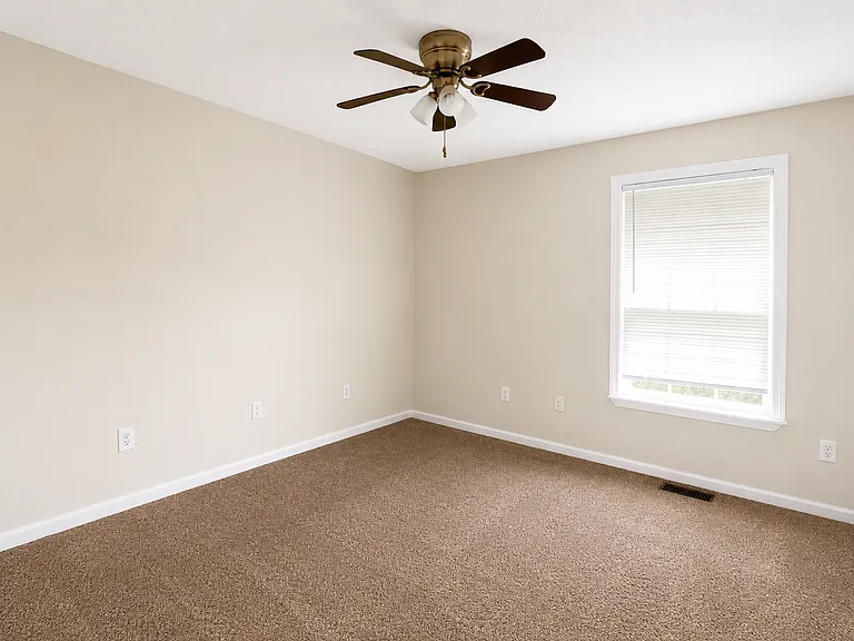 50 Lexington Ct — Photo 8