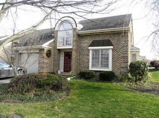 253 Willow Valley Dr, Lancaster, PA 17602