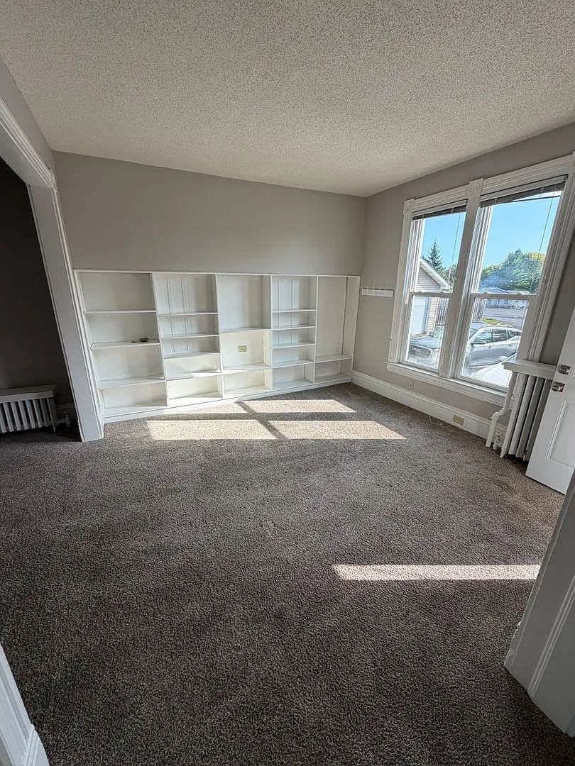 4729 McCulloch St — Photo 4