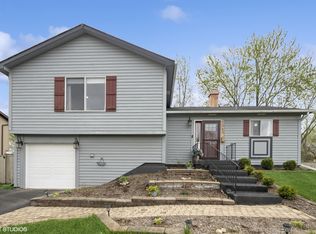 1063 Ridgewood Dr, Bolingbrook, IL 60440