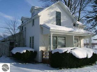 425 Garfield Rd S, Traverse City, MI 49696