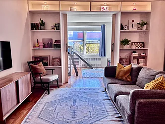 616 East 18th Street, #5G