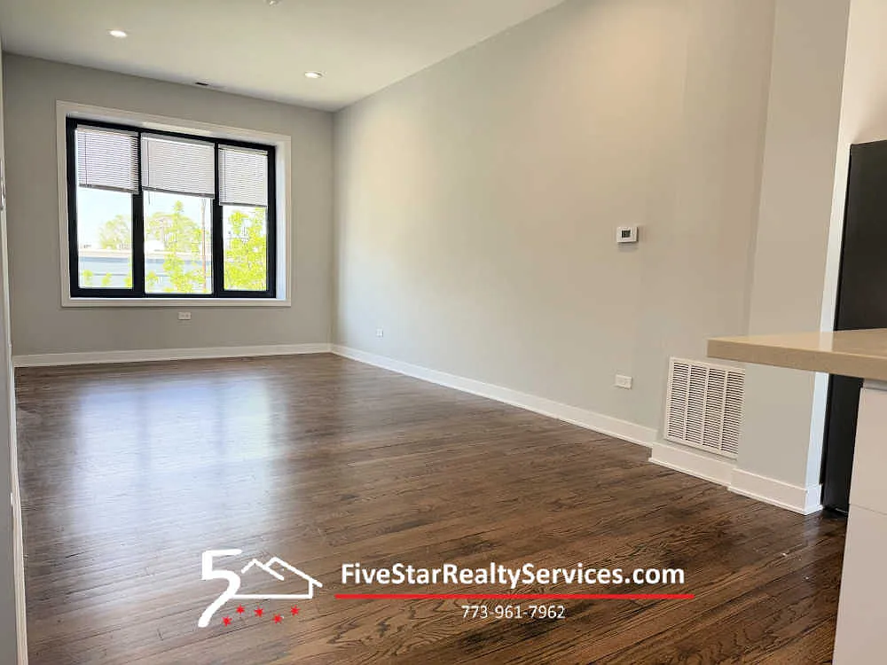 2 bed, 1000 sqft, $2,200 — Photo 2