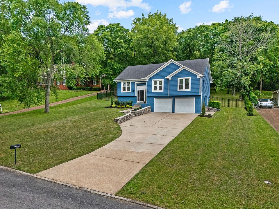 1st image of 806 Rockwood Dr