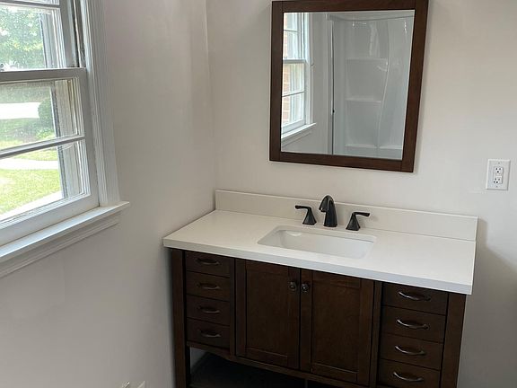 5th image of 3333 Kingswood Dr