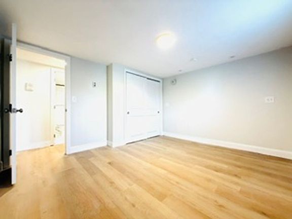4th image of 11 Dart St #1
