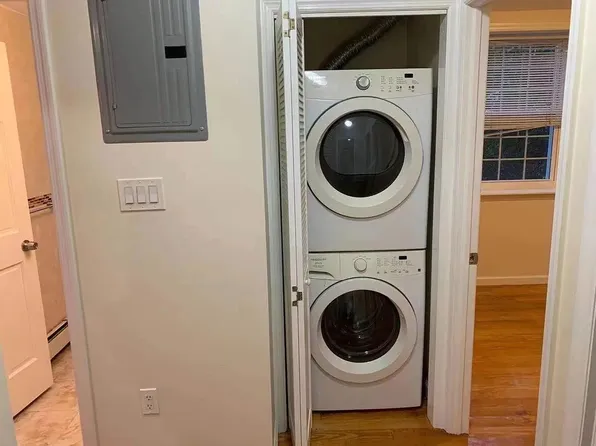 98 Bay 20th St APT 2B, Brooklyn, NY 11214