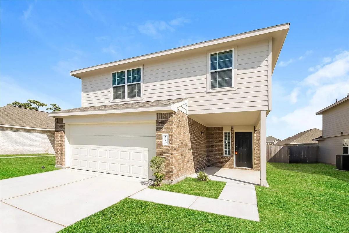 Building Photo - 8710 W Oaks Dr