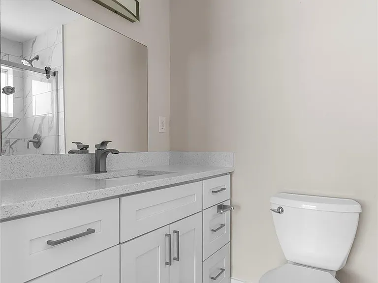 2182 NE 5th Cir — Photo 19