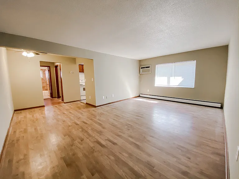 Hallwood Manor Apartments — Photo 19
