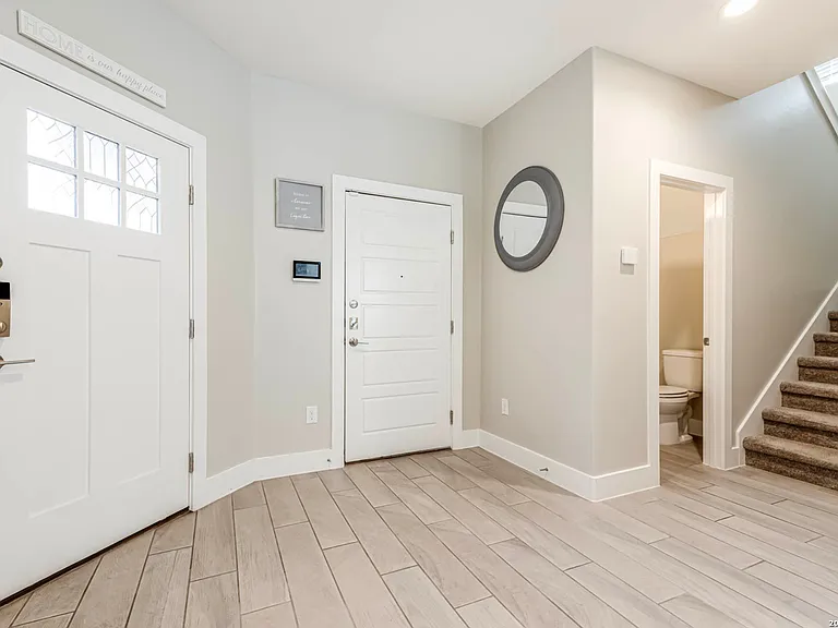 1426 E Sandalwood Ln — Photo 3