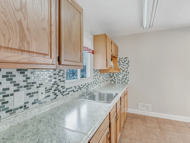 4905 Whitfield Chapel Rd — Photo 8