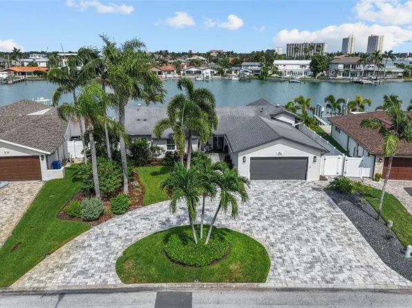 1236 79th St S, Saint Petersburg, FL 33707