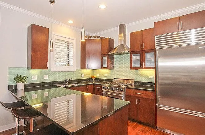 Building Photo - 1115 N Hermitage Ave #3