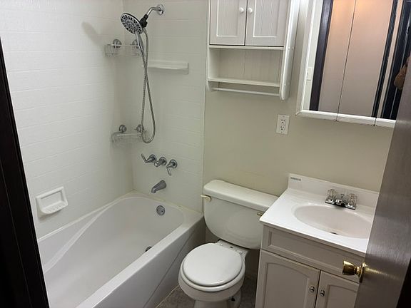 3rd image of 748-1 Juniper Rd