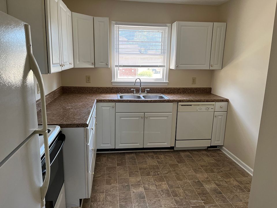 1st image of 634 Charles St APT 9