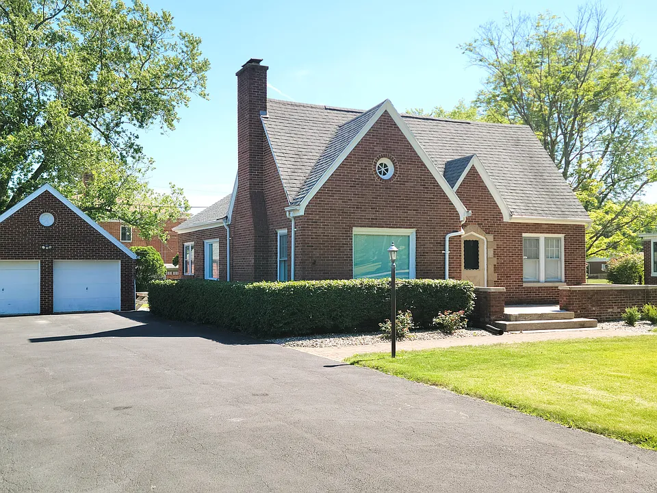 2365 W Elm St