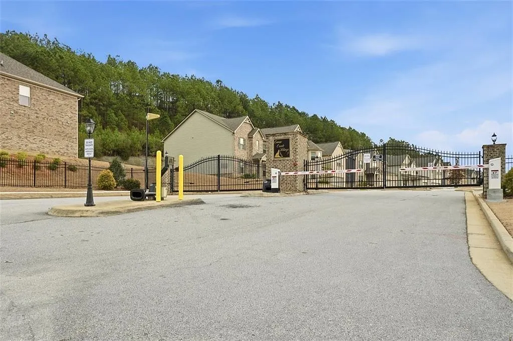 Building Photo - 4830 Elm Leaf Dr SW