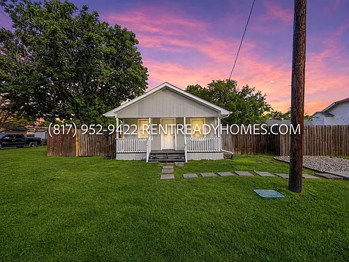 404 Oak St Photo 1