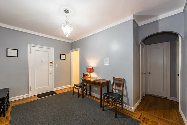 Sold by Century 21 American Homes - Franklin Square | media 19