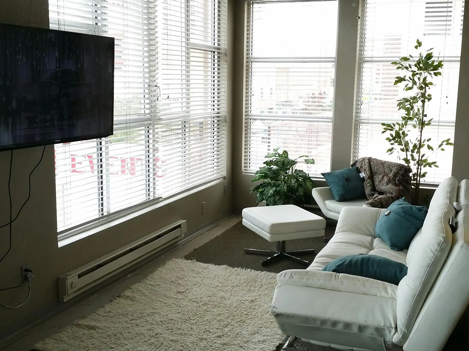 2 bed, 1000 sqft, $1,695 — Photo 3