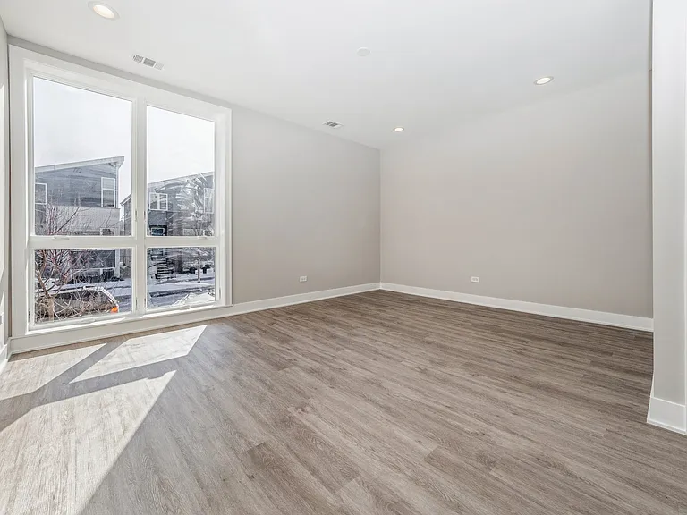2904 S Hillock Ave #203 — Photo 8