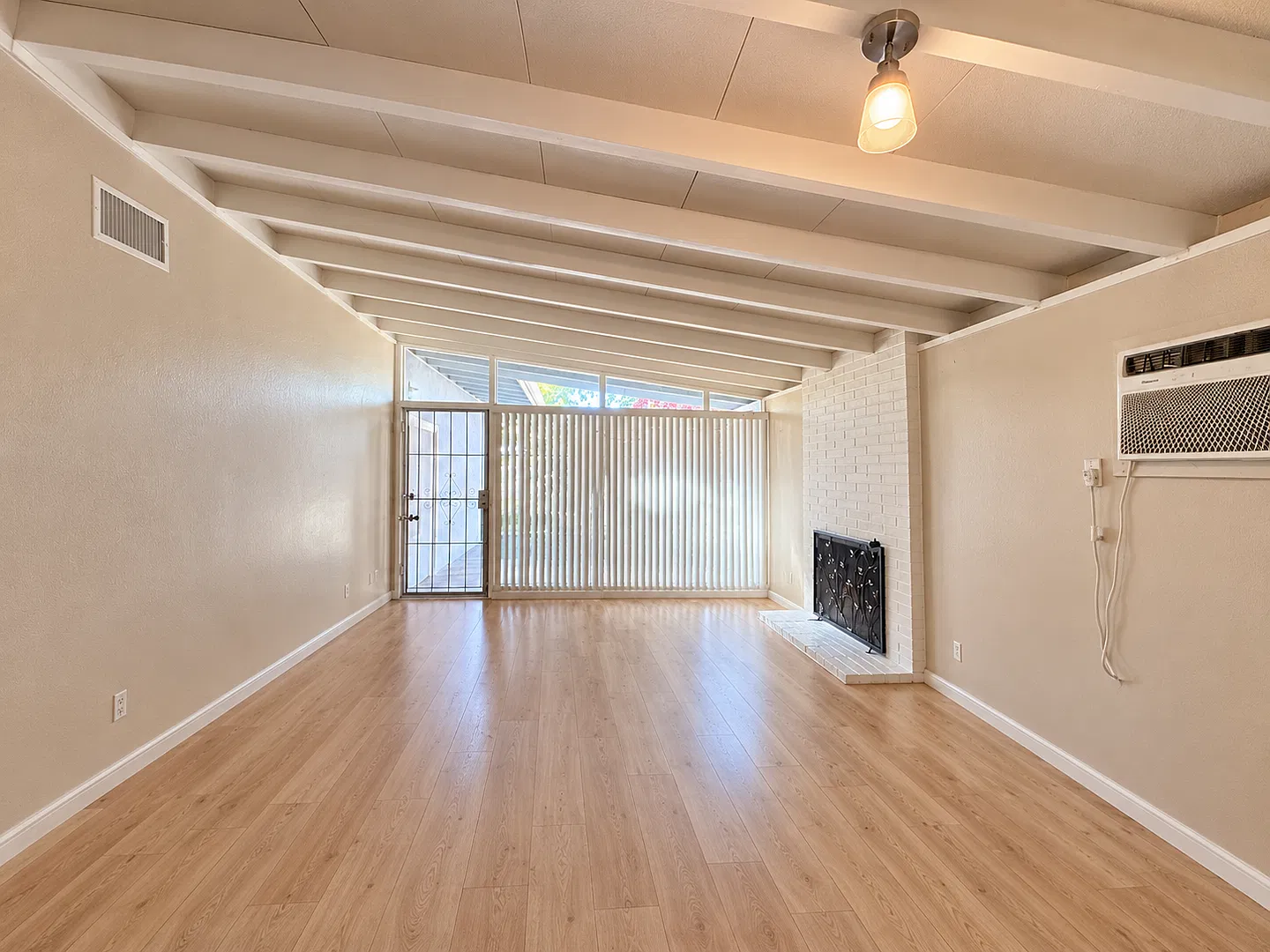 968 Anna St - West Sacramento 95605 — Photo 4