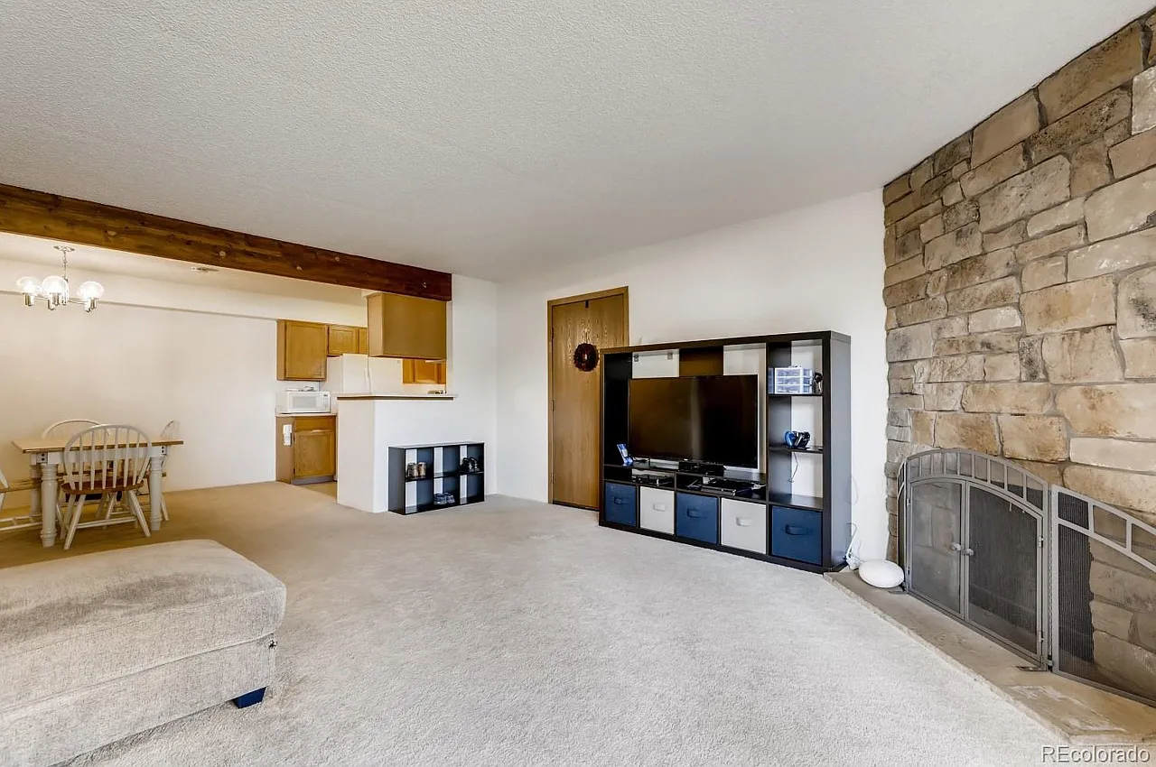 2 bed, 1174 sqft, $2,000 — Photo 3
