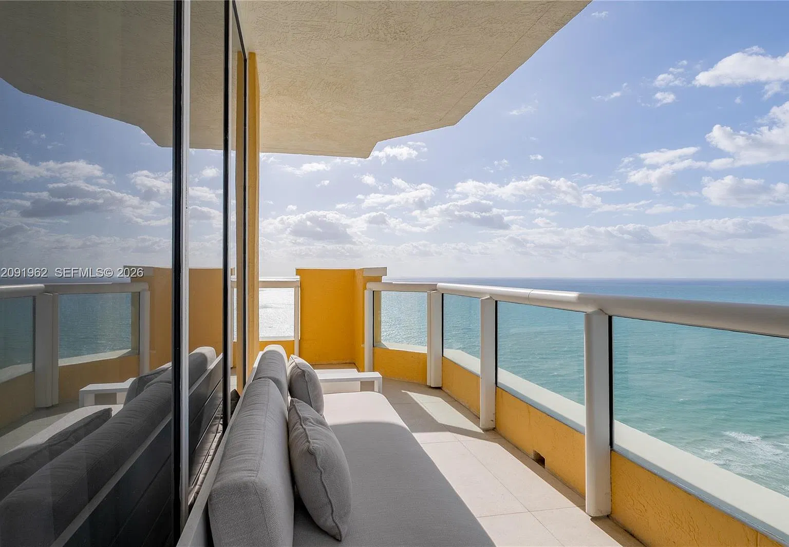Acqualina Ocean Residence — Photo 4