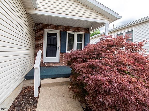 2nd image of 940 Pepperwood Dr