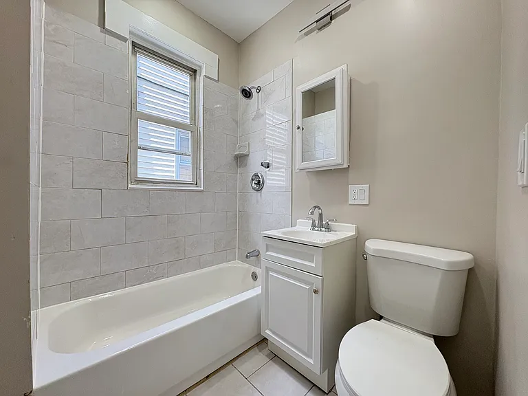 8 Sheffield St #2L — Photo 5