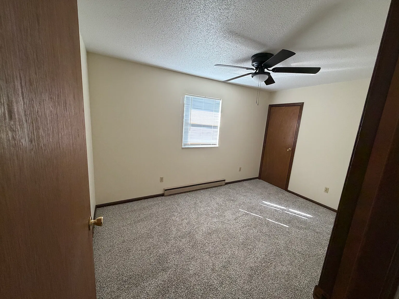 2 bed, 820 sqft, $1,200 — Photo 4