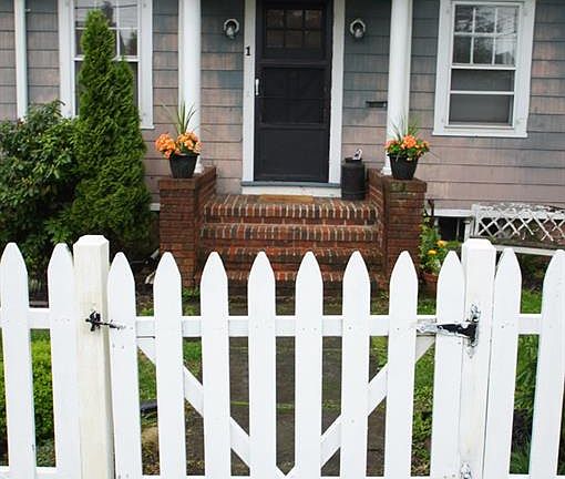 3rd image of 1 Ross Ave